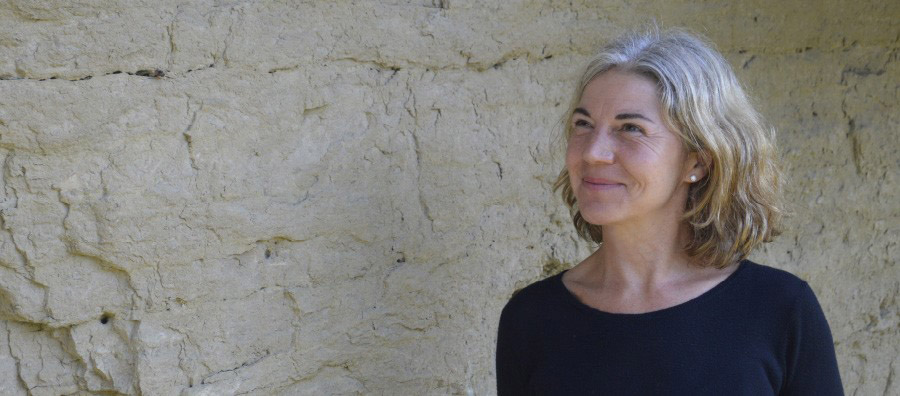 Sylvia Löbel aus Schwabach: Sozialpädagogin, Heilpraktikerin Psychotherapie (HpG), Systemische Therapeutin (DGSF), Yogalehrerin (BYV)